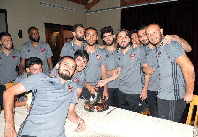 Gaziantepspor’da İsmail Haktan Odabaşı’na Sürpriz Doğum Günü