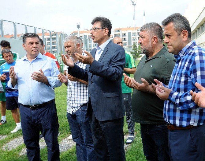 Bursaspor Antrenman Öncesi Kurban Kesti
