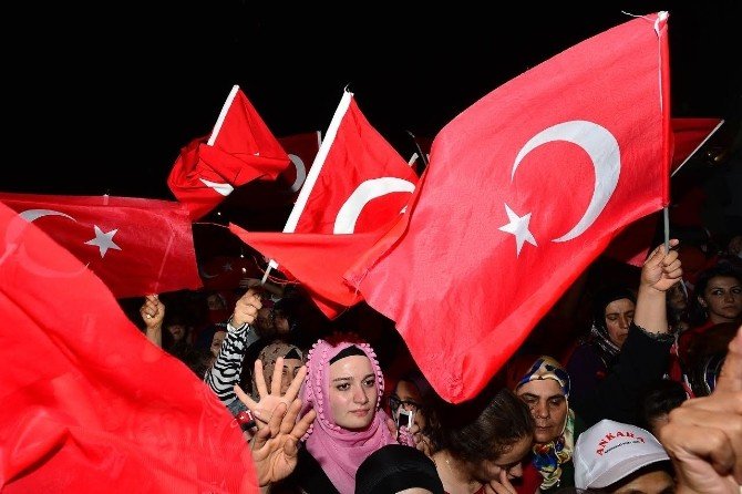 Başbakan Yıldırım: “Feto Gelecek Hesap Verecek”