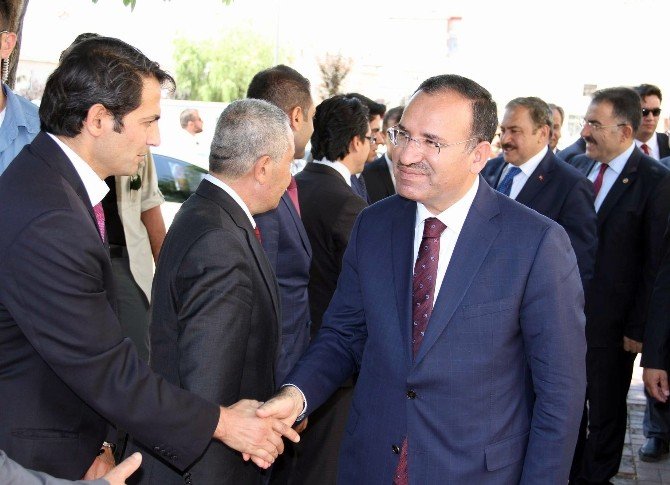 Bakan Bozdağ: "Abd’nin Fetullah Gülen’i İade Etmemesi, Gülen’in Dostluğunu Türkiye’nin Dostluğuna Tercih Ettiğini Gösterir"