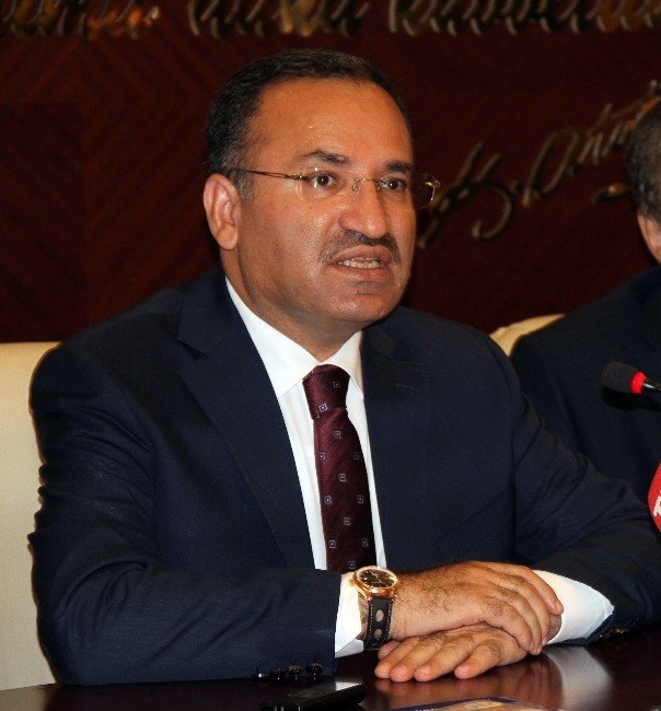 Bakan Bozdağ: "Abd’nin Fetullah Gülen’i İade Etmemesi, Gülen’in Dostluğunu Türkiye’nin Dostluğuna Tercih Ettiğini Gösterir"