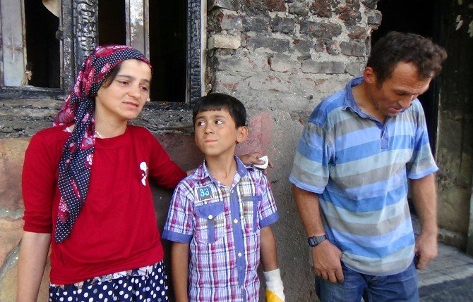 Zonguldak’ta Kaldıkları Okul Lojmanı Yanan Aile Evsiz Kaldı