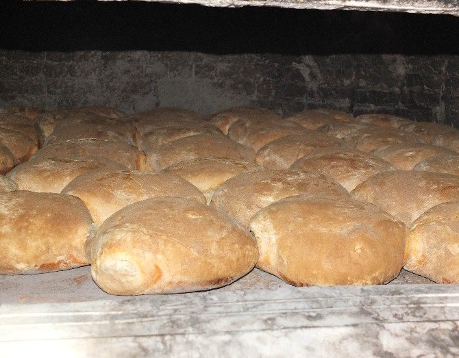 Ahırı Ekmek Fırını Yaptı