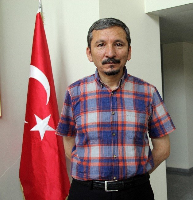 Rektörlere “Ortaçağ Derebeyi” Benzetmesi
