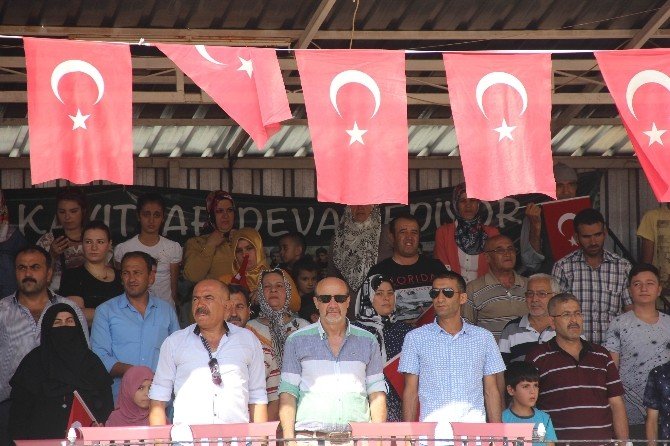 Minikler Demokrasi Şehitleri İçin Sahaya Çıktı
