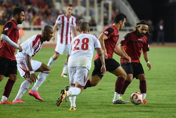 Sivasspor, Hazırlık Maçında Tokatspor’u 3 Golle Geçti