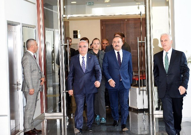 Bakan Çavuşoğlu İle Kılıçdaroğlu’nun Görüşmesi Sona Erdi