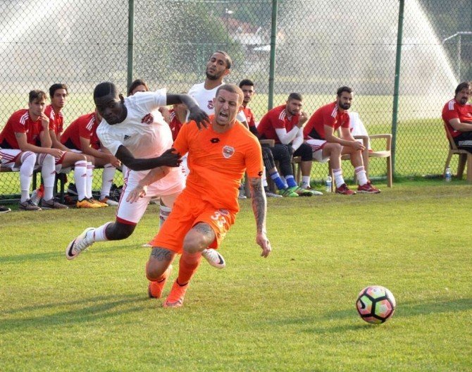 Gaziantepspor’da Kampın Yıldızı İlhan Parlak Oldu