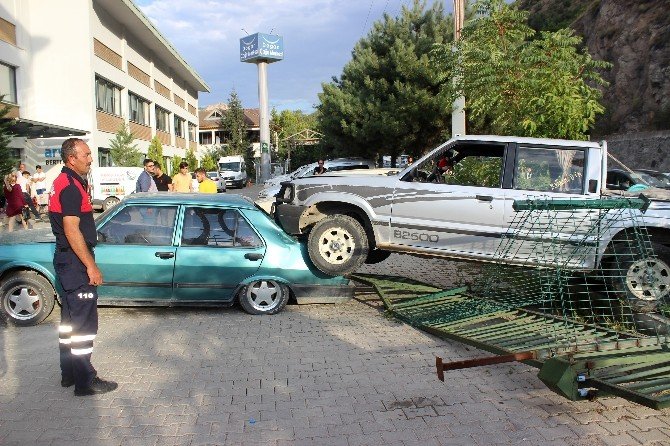 Gümüşhane’de Trafik Kazası: 3 Yaralı