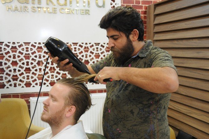 Yaz Aylarında Yıpranan Saçlara Protein Bakımı