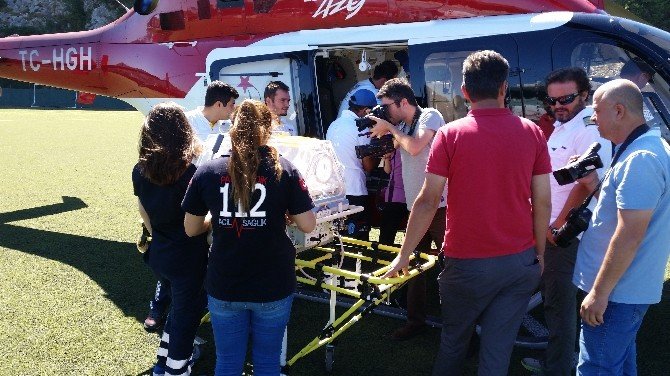 Yemek Borusu Gelişmeyen Bebek Hava Ambulansı İle Ankara’ya Sevk Edildi