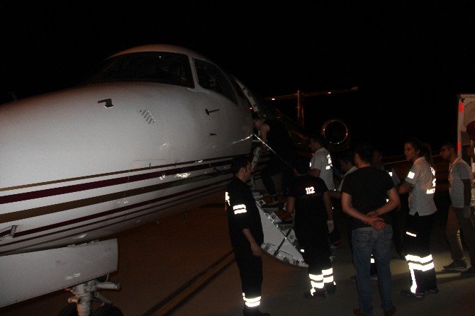 Prematüre İkizler, Ambulans Uçakla Erzurum’a Sevk Edildi