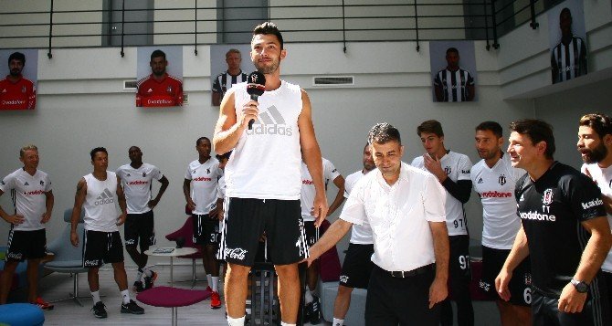 Tolgay Arslan’a Doğum Günü Sürprizi