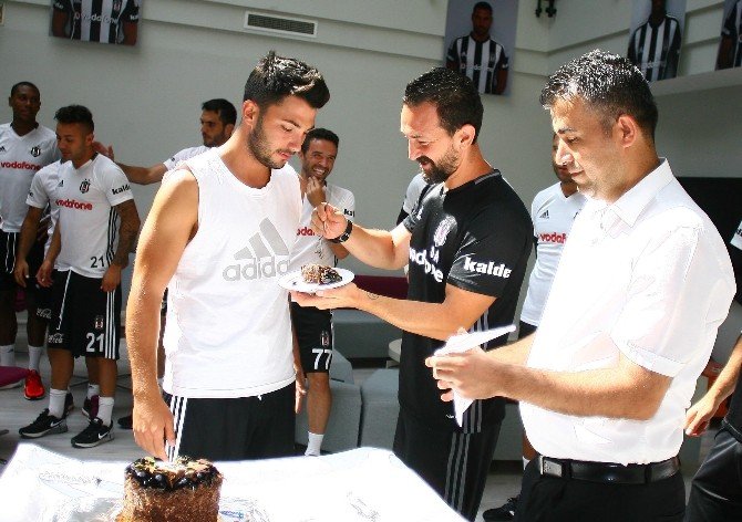 Tolgay Arslan’a Doğum Günü Sürprizi