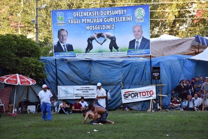 Dursunbey Yağlı Güreşlerinin Başpehlivanı Şaban Yılmaz Oldu