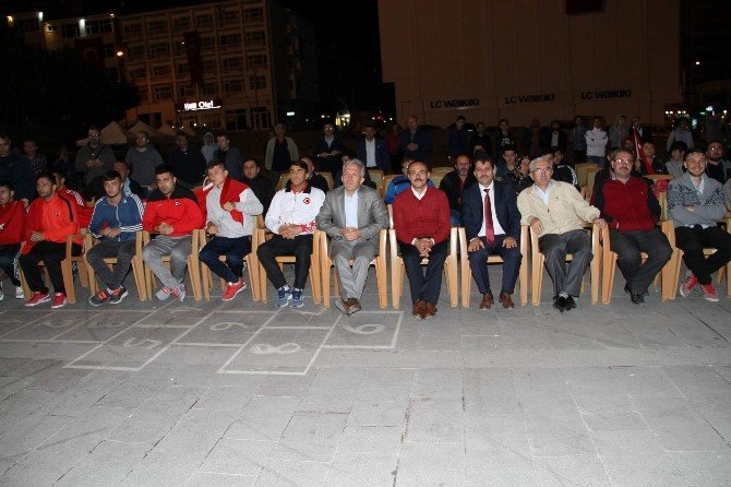 Rıza Kayaalp’in Memleketi Yozgat’ta Gümüş Madalya Sevinci