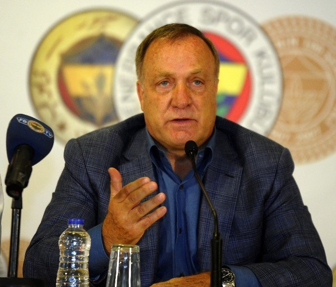 Ve Advocaat İmzayı Attı