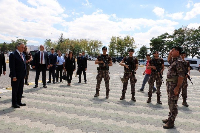 Kktc Cumhurbaşkanı Akıncı’dan Özel Harekat Daire Başkanlığı’na Ziyaret
