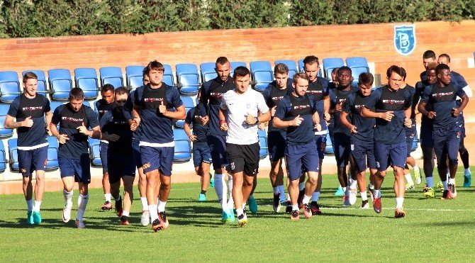 Medipol Başakşehir, Shakhtar Donetsk Maçının Hazırlıklarını Tamamladı