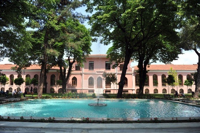 4 Kız Kardeşin Tercihi Bezmialem Vakıf Üniversitesi!