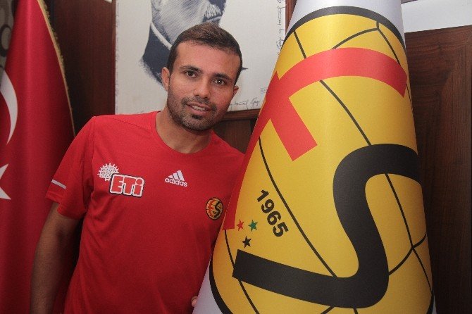 Hürriyet Yeniden Eskişehirspor’da