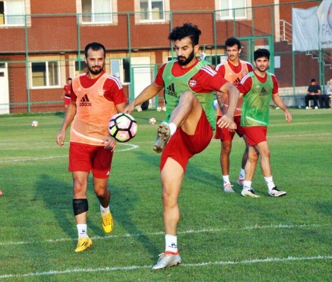Gaziantepspor’da Forvetten Sonra Kaleci Girişimleri De Sonuçsuz Kaldı