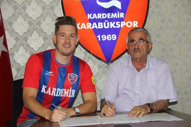 Karabükspor Skulason’u Kadrosuna Kattı