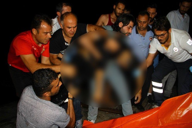 Denize Düşürdüğü Gözlüğünü Almaya Çalışırken Boğuldu