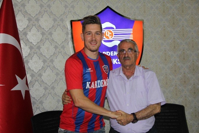 Karabükspor Skulason’u Kadrosuna Kattı
