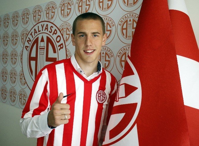 Antalyaspor’a Sırp Kanat Oyuncusu