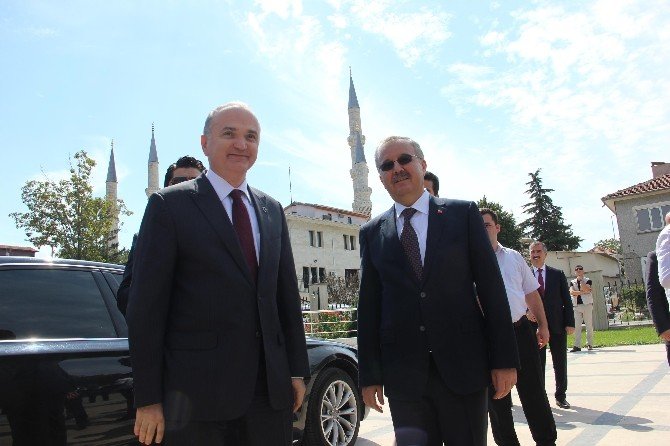 Bakan Özlü: "Obama Nobel Ödülü’nü Hak Etmedi"