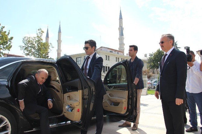 Bakan Özlü: "Obama Nobel Ödülü’nü Hak Etmedi"