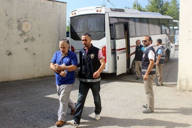 Sakarya’da 14 Dernek Üyesi Adliyeye Sevk Edildi