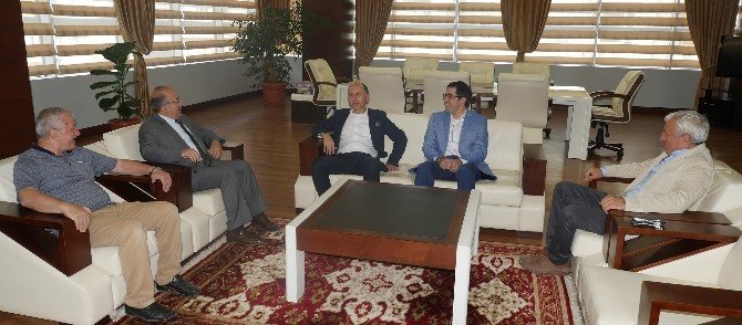 Başkan Usta’dan Büyükşehir Belediye Başkanı Gümrükçüoğlu’na Ziyaret