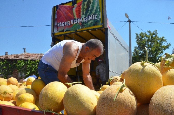 Karpuz Çiftinin Yüzünü Güldürdü