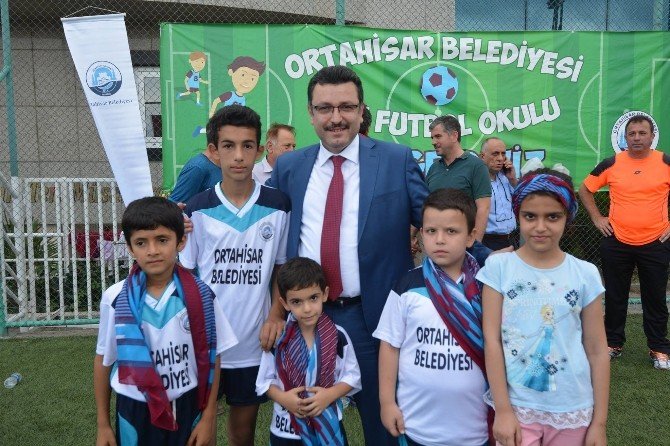 Ortahisar’ın Yaz Futbol Okulu Sona Erdi