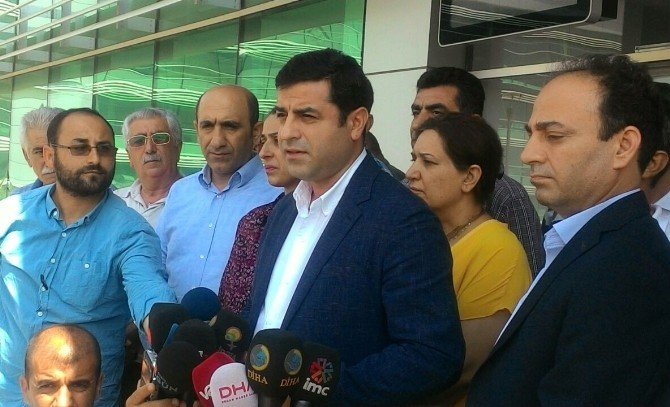 Demirtaş: "Gelin Taziyemizi De Düğünümüzü De Bir Yapalım"