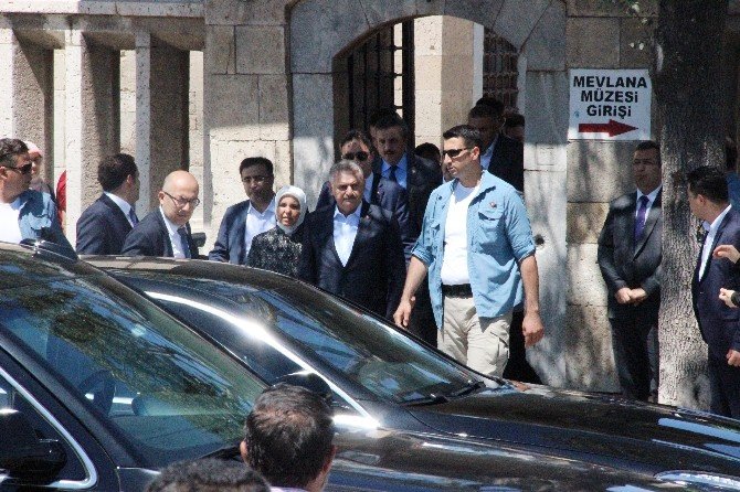 Başbakan Yıldırım, Mevlana Müzesi’ni Ziyaret Etti