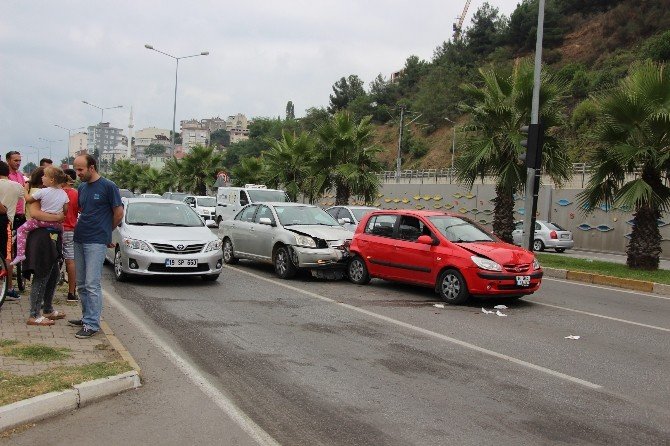 Zincirleme Kaza: 4 Yaralı