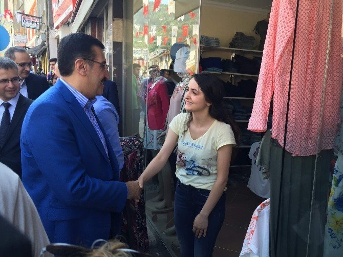 Gümrük Ve Ticaret Bakanı Tüfenkci, Gaziantep’deki Canlı Bomba Saldırısını Değerlendirdi