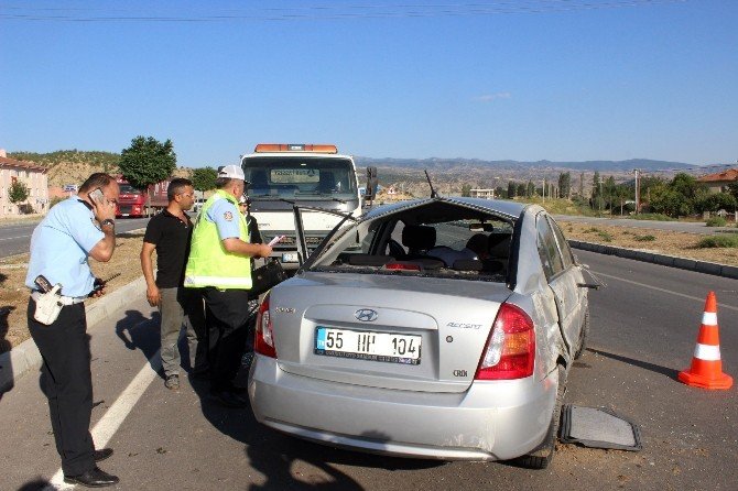 Osmancık’ta Tır Otomobile Çarptı: 2 Yaralı