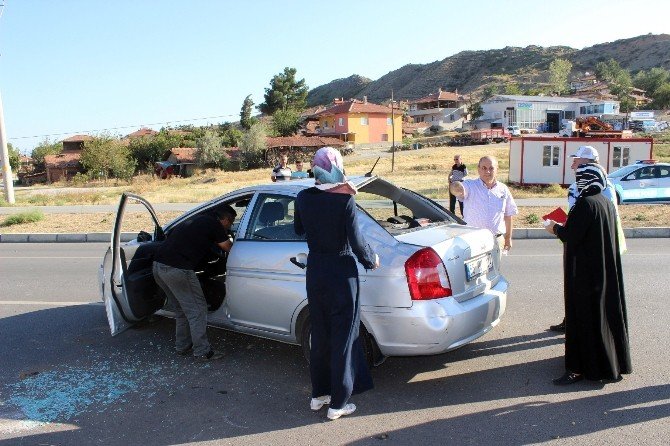 Osmancık’ta Tır Otomobile Çarptı: 2 Yaralı