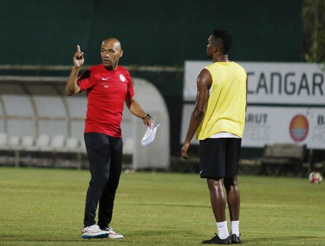 Eto’o Kendisine Ceza Verdi