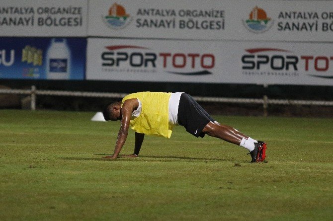 Eto’o Kendisine Ceza Verdi