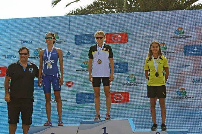 Genç Sporculardan Çifte Gurur
