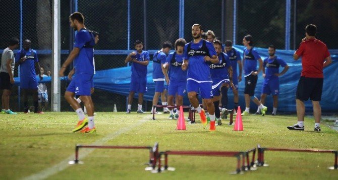 Adana Demirspor’da Gençlerden Aslara Mesaj