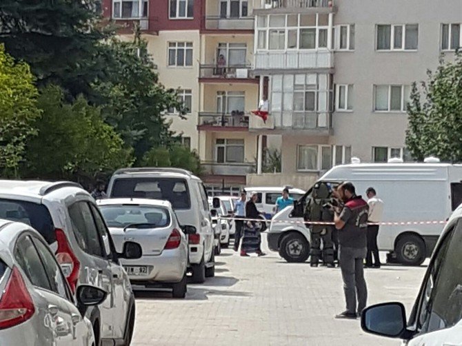 Bolu Valisi’nin Evinin Yakınlarında Şüpheli Çanta Alarmı