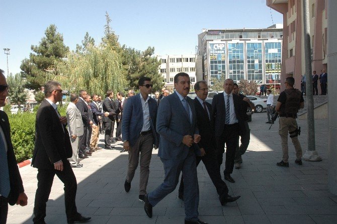 Bakan Tüfenkci Van’da