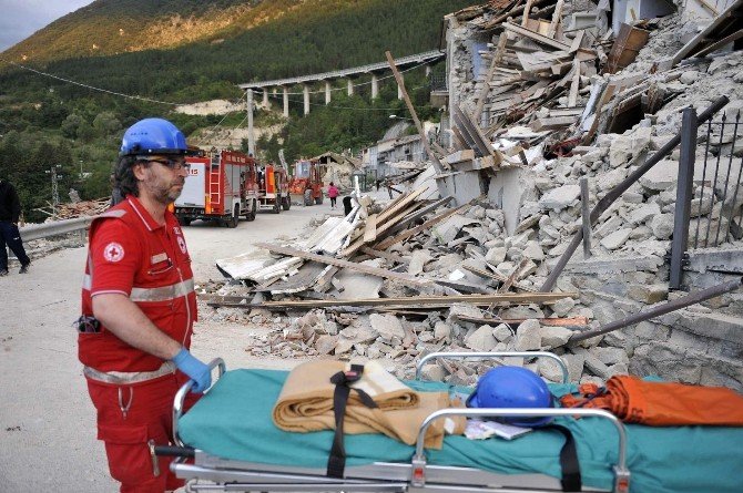 İtalya’da Ölü Sayısı 37 Oldu