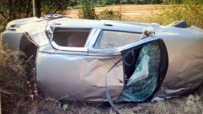 Cenazeye Giden Aile Kaza Yaptı: 1 Ölü, 5 Yaralı